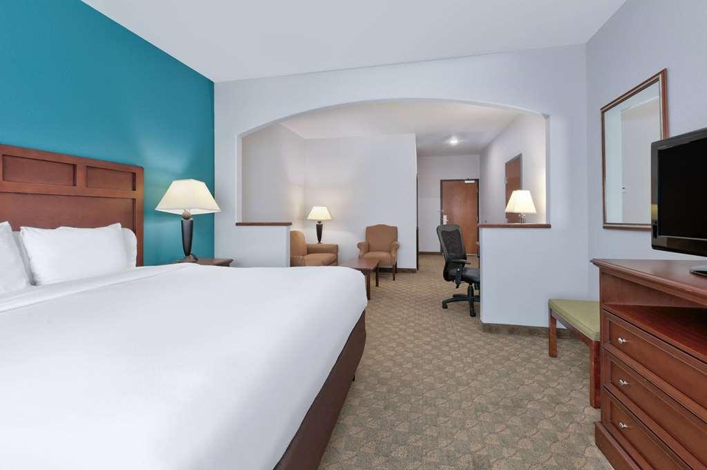 Baymont Inn & Suites By Wyndham Glen Rose Phòng bức ảnh